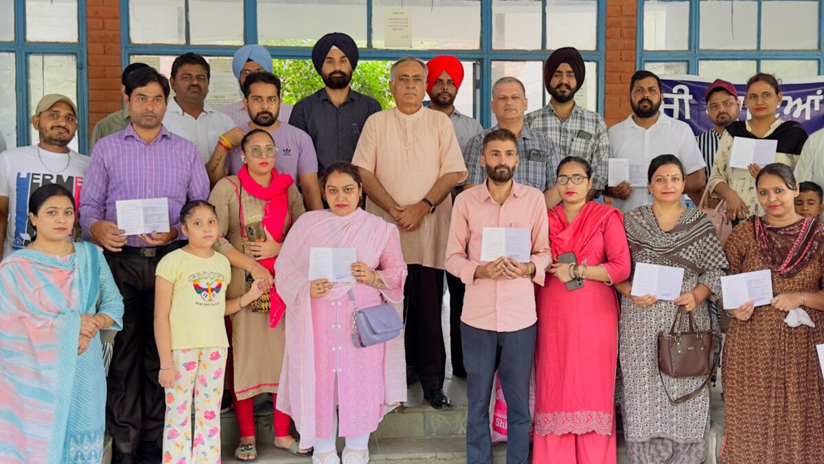 ਚੇਅਰਮੈਨ ਰਮਨ ਬਹਿਲ ਨੇ ਅੰਤਰਜਾਤੀ ਵਿਆਹ ਕਰਵਾਉਣ ਵਾਲੇ ਜੋੜਿਆਂ ਨੂੰ ਸਰਕਾਰ ਵੱਲੋਂ ਮਾਲੀ ਸਹਾਇਤਾ ਦਿੱਤੀ