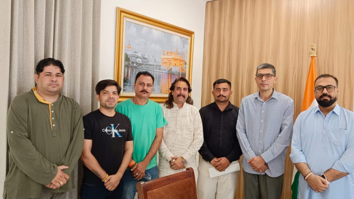 ਸ਼ਿਵ ਸੈਨਾ ਨਸ਼ਿਆਂ ਅਤੇ ਅੱਤਵਾਦ ਵਿਰੁੱਧ ਪੁਲਿਸ ਨਾਲ ਕਰੇਗੀ ਸਹਿਯੋਗ