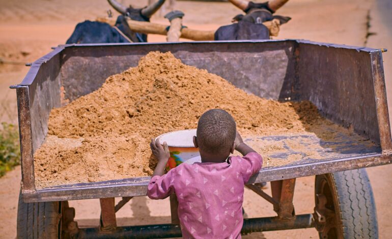 ਗੁਰਦਾਸਪੁਰ ਵਿੱਚ ਬਾਲ ਮਜ਼ਦੂਰੀ ਦੇ ਮਾਮਲੇ ‘ਚ ਕਾਰਵਾਈ: ਤਿੰਨ ਨਾਬਾਲਗ ਬੱਚਿਆਂ ਨੂੰ ਬਚਾਇਆ, ਫਿਸ਼ ਪਾਰਕ ਬਾਹਰ ਵੇਚ ਰਹੇ ਸਨ ਭੁਜਿਆ: ਦੋ ਖਿਲਾਫ਼ ਮਾਮਲਾ ਦਰਜ਼