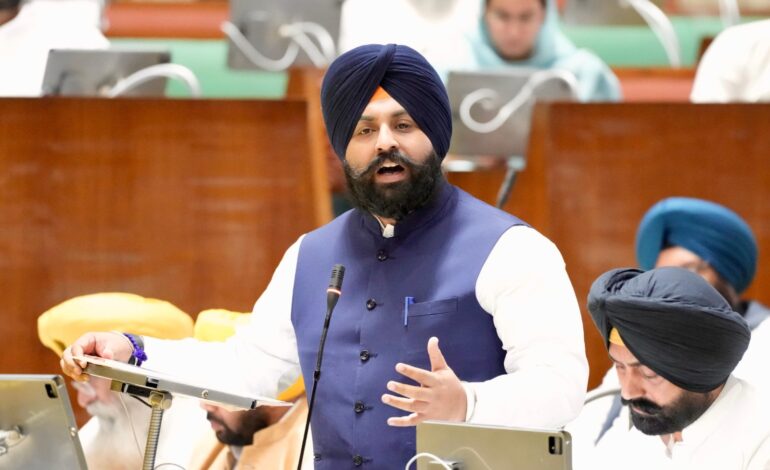 ਹਰਜੋਤ ਬੈਂਸ ਨੇ ਪੰਜਾਬ ਵਿੱਚ ਬੇਅਦਬੀ ਅਤੇ ਨਸ਼ਿਆਂ ਦੇ ਮੁੱਦੇ ‘ਤੇ ਅਕਾਲੀਆਂ ਅਤੇ ਕਾਂਗਰਸ ਨੂੰ ਘੇਰਿਆ