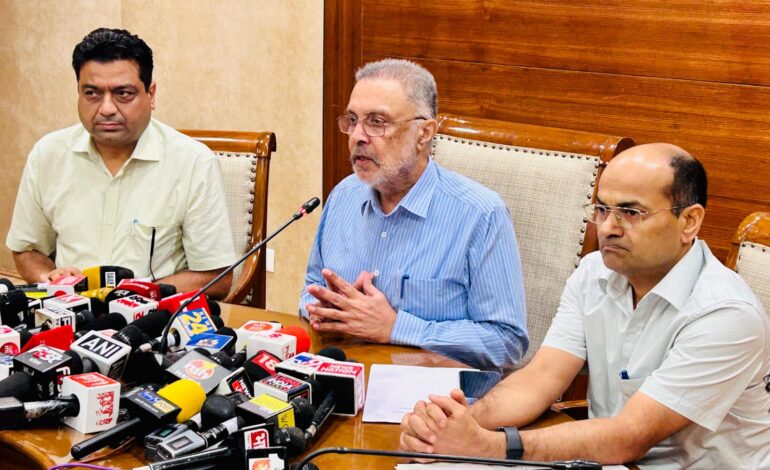 ਆਕਸੀਜਨ ਸਪਲਾਈ ‘ਚ ਵਿਘਨ: ਡਿਊਟੀ ਵਿੱਚ ਅਣਗਹਿਲੀ ਲਈ ਜਲੰਧਰ ਸਿਵਲ ਹਸਪਤਾਲ ਦੇ ਮੈਡੀਕਲ ਸੁਪਰਡੈਂਟ ਸਮੇਤ ਤਿੰਨ ਡਾਕਟਰ ਮੁਅੱਤਲ, ਇੱਕ ਹਾਊਸ ਸਰਜਨ ਬਰਖਾਸਤ