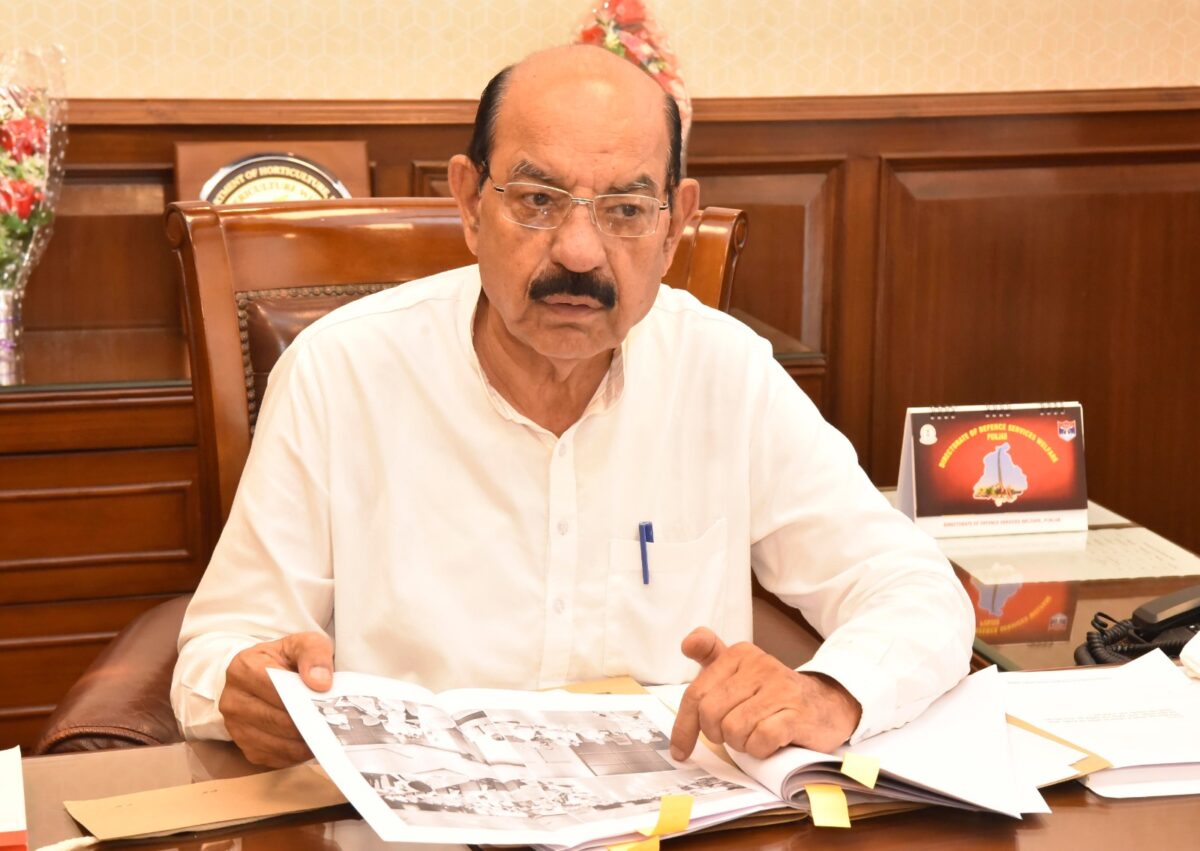 ਮੋਹਿੰਦਰ ਭਗਤ ਵੱਲੋਂ ਅਧਿਕਾਰੀਆਂ ਨੂੰ ਸੂਬੇ ਭਰ ਦੇ ਸੈਨਿਕ ਰੈਸਟ ਹਾਊਸਾਂ ਦੇ ਨਵੀਨੀਕਰਨ ਦੇ ਕੰਮ ਵਿੱਚ ਤੇਜ਼ੀ ਲਿਆਉਣ ਦੇ ਨਿਰਦੇਸ਼