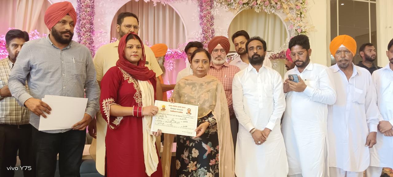 ਕੈਬਨਿਟ ਮੰਤਰੀ ਡਾ. ਬਲਜੀਤ ਕੌਰ ਨੇ ਐੱਸਸੀ ਭਾਈਚਾਰੇ ਨਾਲ ਸਬੰਧਤ 505 ਪਰਿਵਾਰਾਂ ਨੂੰ ਵੰਡੇ 8.72 ਕਰੋੜ ਰੁਪਏ ਦੀ ਕਰਜ਼ਾ ਮੁਆਫ਼ੀ ਦੇ ਸਰਟੀਫਿਕੇਟ