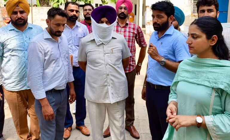 ਭ੍ਰਿਸ਼ਟਾਚਾਰ ਵਿਰੁੱਧ ਮੁਹਿੰਮ: ਇੱਕ ਲੱਖ ਰੁਪਏ ਰਿਸ਼ਵਤ ਲੈਂਦੇ ਡੀ.ਐਸ.ਪੀ. ਦੇ ਰੀਡਰ ਨੂੰ ਵਿਜੀਲੈਂਸ ਬਿਊਰੋ ਨੇ ਕੀਤਾ ਰੰਗੇ ਹੱਥੀਂ ਕਾਬੂ