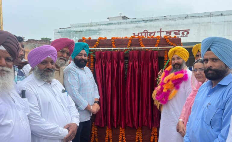 ਚੇਅਰਮੈਨ ਜਗਰੂਪ ਸਿੰਘ ਸੇਖਵਾਂ ਨੇ ਕਾਹਨੂੰਵਾਨ-ਚੱਕ ਸ਼ਰੀਫ਼ ਸੜਕ ਦੇ ਨਵੀਨੀਕਰਨ ਦਾ ਪ੍ਰੋਜੈਕਟ ਦਾ ਨੀਂਹ ਪੱਥਰ ਰੱਖਿਆ