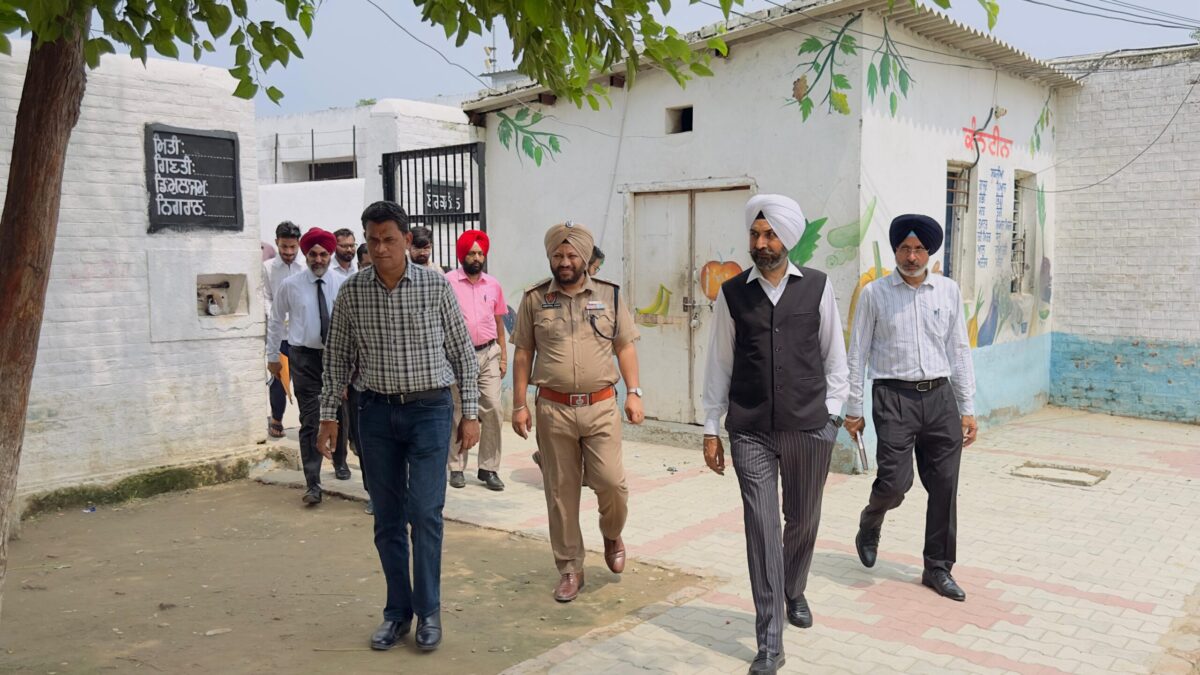 ਜ਼ਿਲ੍ਹਾ ਅਤੇ ਸੈਸ਼ਨ ਜੱਜ ਵੱਲੋਂ ਕੇਂਦਰੀ ਜੇਲ੍ਹ ਗੁਰਦਾਸਪੁਰ ਦਾ ਦੌਰਾ