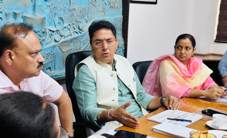 ਪੰਜਾਬ ਸਰਕਾਰ 390 ਸਰਕਾਰੀ ਇਮਾਰਤਾਂ ‘ਤੇ 30 ਮੈਗਾਵਾਟ ਸਮਰੱਥਾ ਵਾਲੇ ਸੂਰਜੀ ਊਰਜਾ ਪਲਾਂਟ ਕਰੇਗੀ ਸਥਾਪਤ