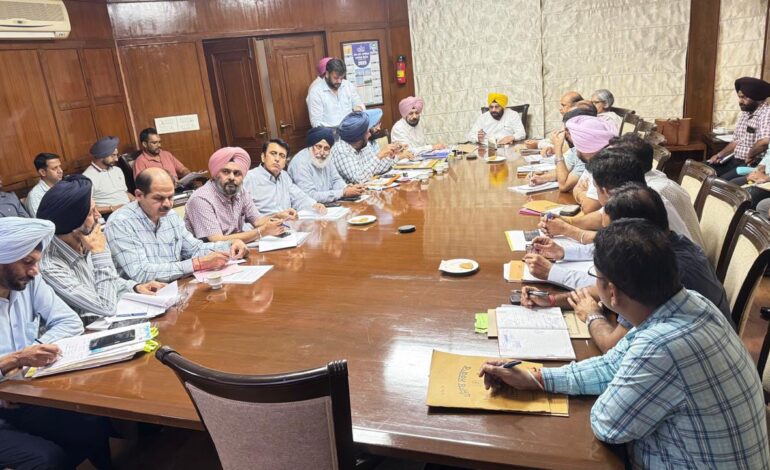 378 ਸੜਕਾਂ ਮੁਰੰਮਤ ਅਧੀਨ; 325 ਕਿਲੋਮੀਟਰ ਹਿੱਸੇ ਨੂੰ ਕੀਤਾ ਅਪਗ੍ਰੇਡ: ਹਰਭਜਨ ਸਿੰਘ ਈਟੀਓ