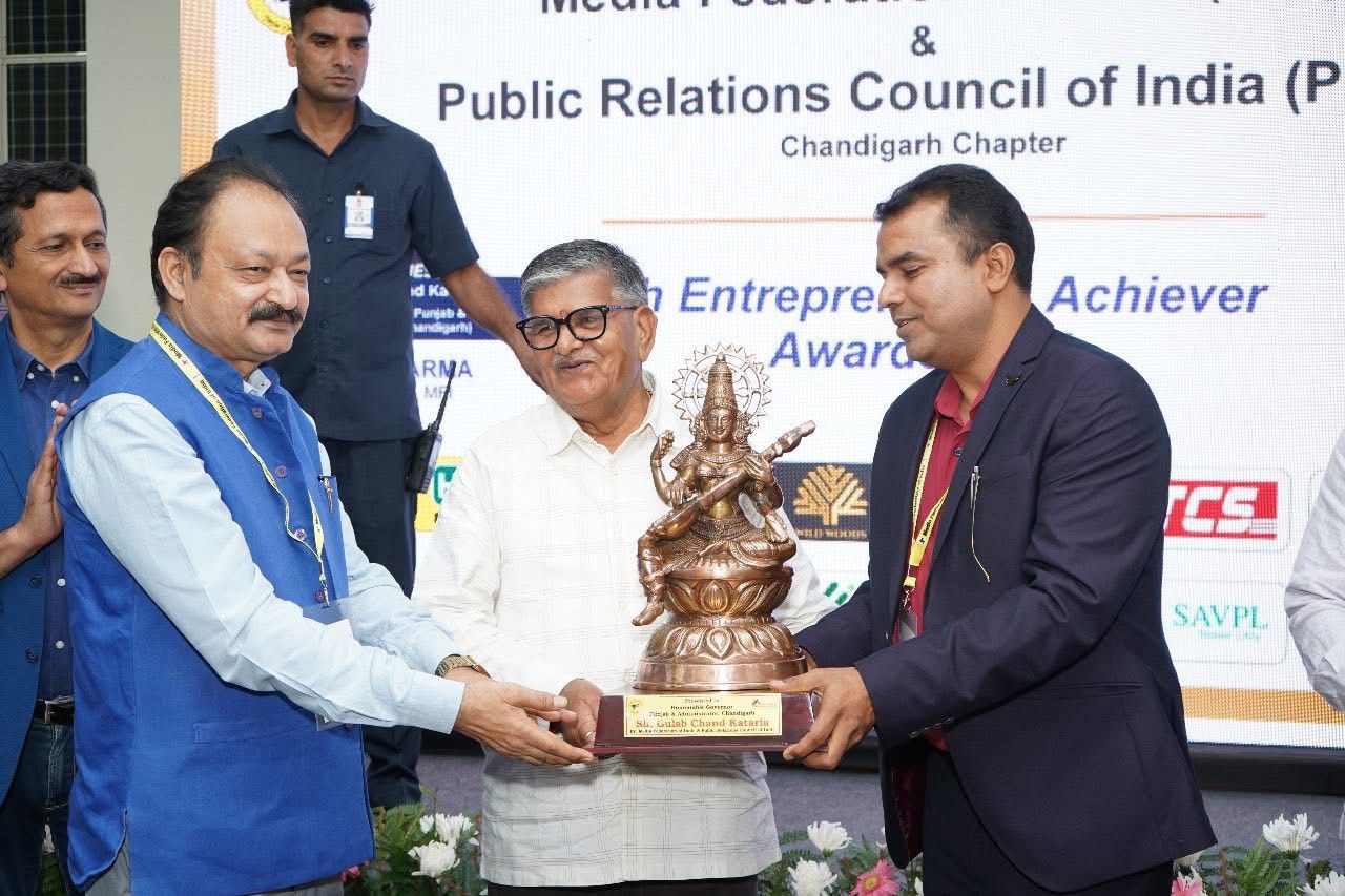 ਗਵਰਨਰ ਵੱਲੋਂ ਛੇਵੀਂ ਐਂਟਰਪਰਿਨਿਊਰ ਐਂਡ ਅਚੀਵਰ ਅਵਾਰਡਜ਼ 2025 ਵਿੱਚ 31 ਵਿਸ਼ੇਸ਼ ਹਸਤੀਆਂ ਨੂੰ  ਕੀਤਾ ਸਨਮਾਨਿਤ