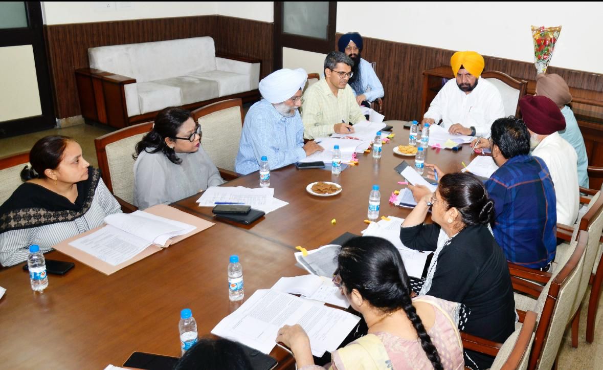 ਗਰੀਨ ਊਰਜਾ ਵੱਲ ਪੁਲਾਂਘ: 4 ਜ਼ਿਲ੍ਹਿਆਂ ਦੀਆਂ ਅਨਾਜ ਮੰਡੀਆਂ ‘ਚ 24.5 ਕਰੋੜ ਰੁਪਏ ਦੇ ਸੋਲਰ ਪ੍ਰੋਜੈਕਟ ਨਾਲ ਬਿਜਲੀ ਖਰਚ ‘ਚ ਸਾਲਾਨਾ 3.5 ਕਰੋੜ ਰੁਪਏ ਦੀ ਹੋਵੇਗੀ ਬੱਚਤ