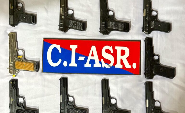 ਅੰਮ੍ਰਿਤਸਰ ਵਿੱਚ ਸਰਹੱਦ ਪਾਰੋਂ ਹਥਿਆਰਾਂ ਦੀ ਤਸਕਰੀ ਨੈੱਟਵਰਕ ਦਾ ਪਰਦਾਫਾਸ਼; 10 ਪਿਸਤੌਲਾਂ ਸਮੇਤ ਇੱਕ ਕਾਬੂ