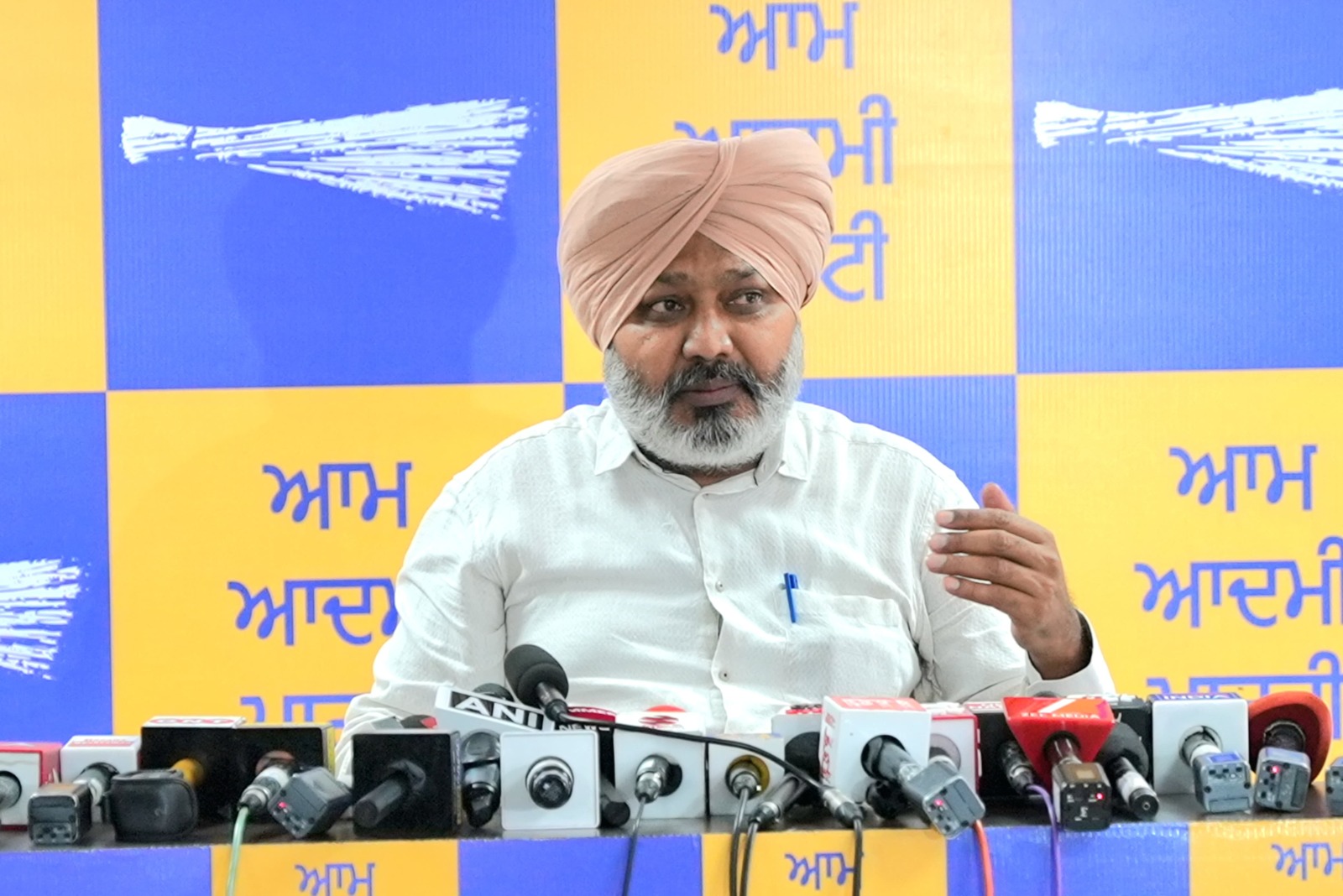 ਆਪ ਸਰਕਾਰ ਦੀ ਲੈਂਡ ਪੂਲਿੰਗ ਯੋਜਨਾ ਆਮ ਲੋਕਾਂ ਨੂੰ ਬਿਹਤਰ ਸੁਵਿਧਾਵਾਂ ਦੇ ਨਾਲ ਰਿਹਾਇਸ਼ ਮੁਹੱਈਆ ਕਰਵਾਏਗੀ – ਹਰਪਾਲ ਚੀਮਾ