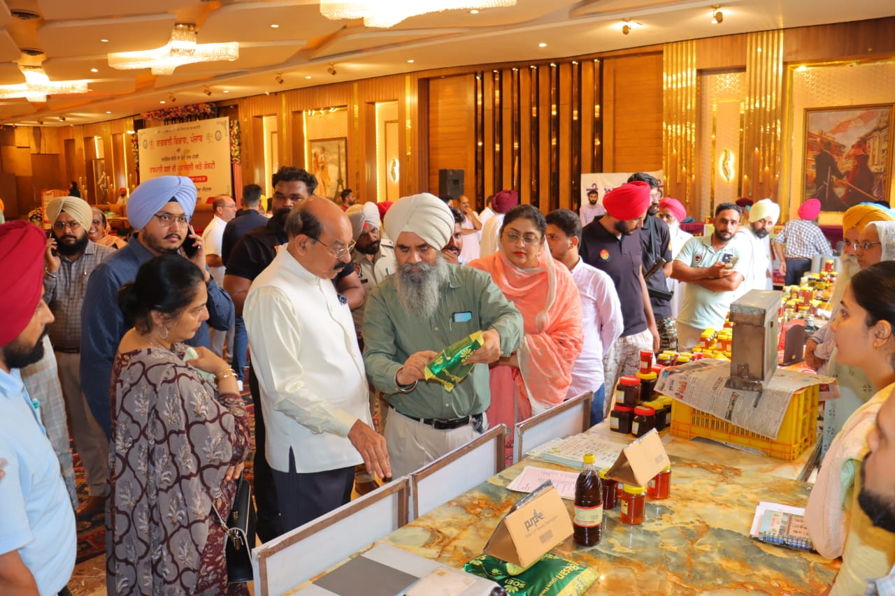 ਬਾਗਬਾਨੀ ਵਿਭਾਗ ਵੱਲੋਂ ਕਰਵਾਏ ਰਾਜ ਪੱਧਰੀ ਨਾਖ ਮੁਕਾਬਲੇ ਵਿੱਚ ਅੰਮ੍ਰਿਤਸਰ ਦੇ ਕਿਸਾਨਾਂ ਨੇ ਮਾਰੀ ਬਾਜੀ