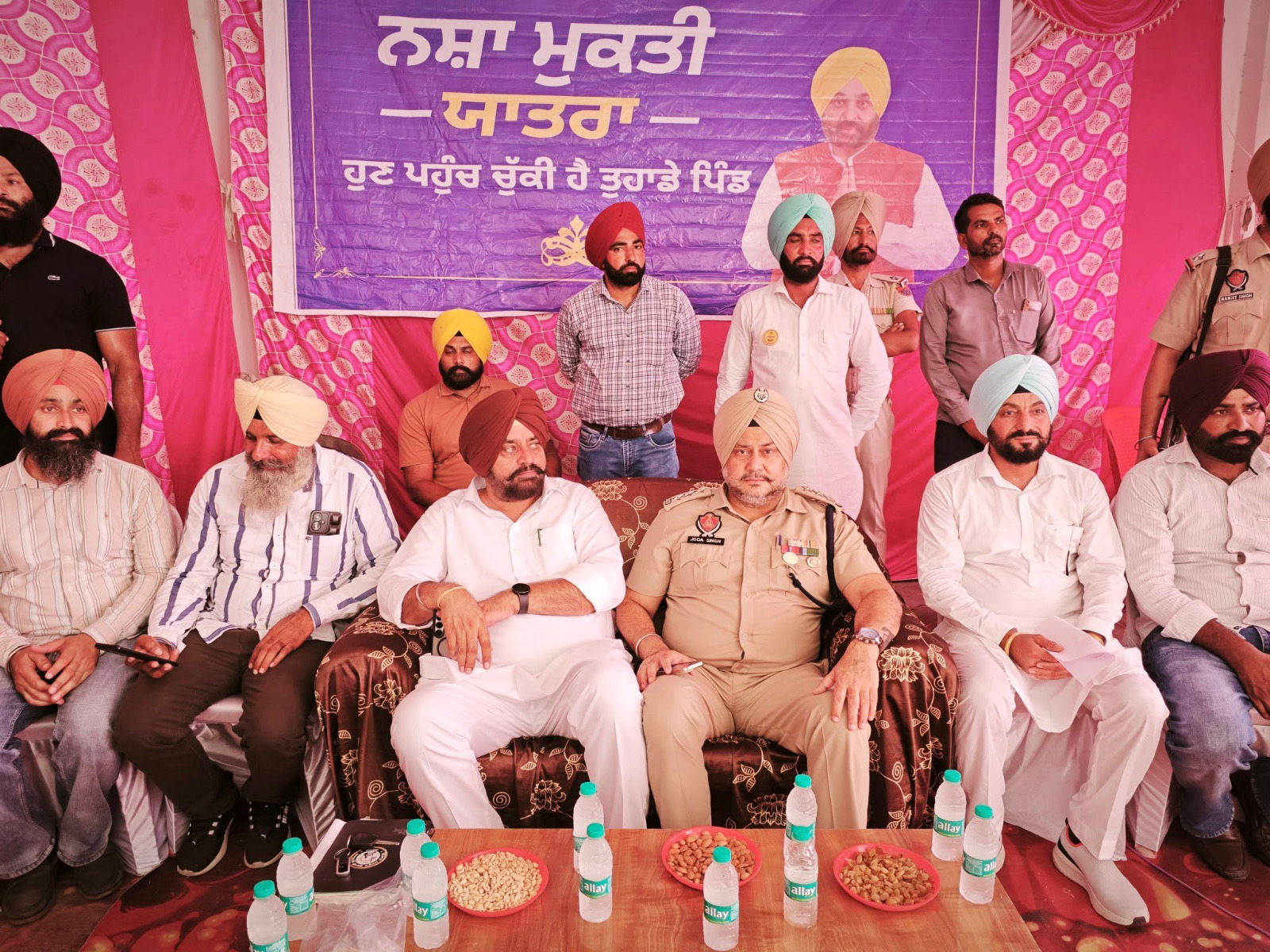 ਵਿਧਾਇਕ ਗੁਰਦੀਪ ਸਿੰਘ ਰੰਧਾਵਾ ਨੇ ਪਿੰਡ ਉਦੋਵਾਲੀ ਕਲਾਂ `ਚ ਨਸ਼ਾ ਮੁਕਤੀ ਯਾਤਰਾ ਦੌਰਾਨ ਲੋਕਾਂ ਨੂੰ ਨਸ਼ਿਆਂ ਵਿਰੁੱਧ ਲਾਮਬੰਦ ਕੀਤਾ