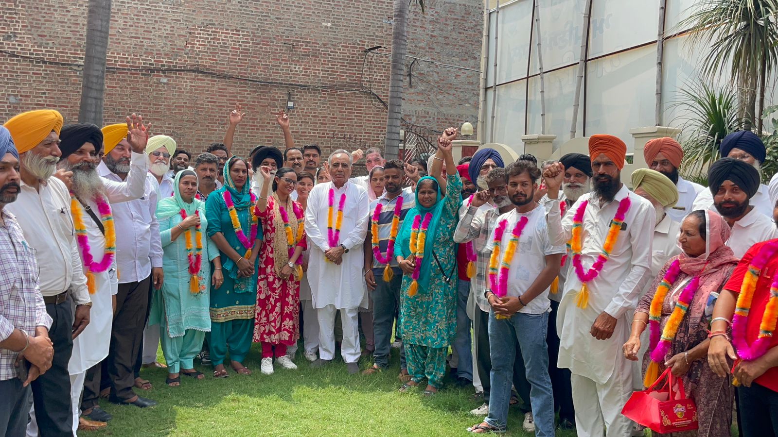 ਵਿਧਾਨ ਸਭਾ ਹਲਕਾ ਗੁਰਦਾਸਪੁਰ ਦੇ 31 ਪਿੰਡਾਂ ਦੇ 43 ਪੰਚ ਸਰਬਸੰਮਤੀ ਨਾਲ ਚੁਣੇ ਗਏ