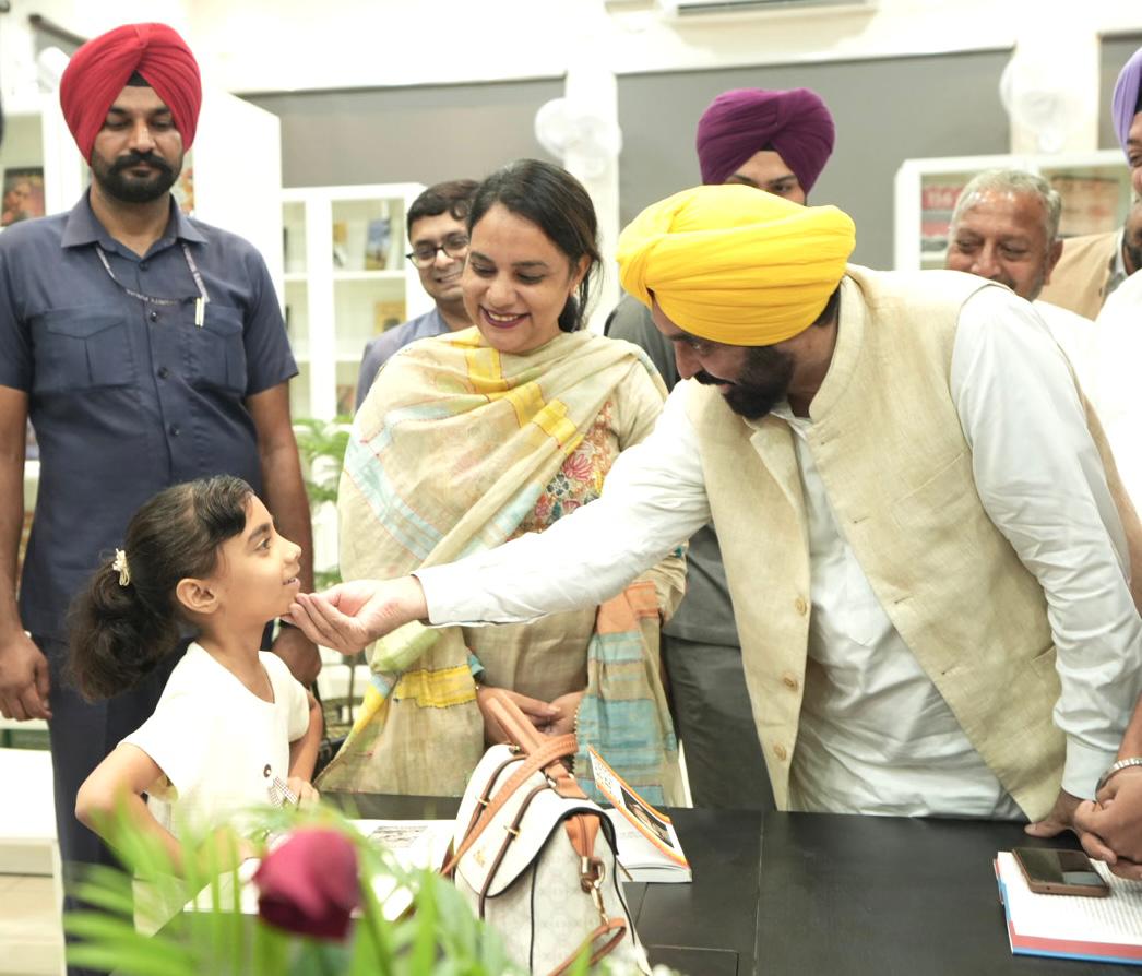 ਮੁੱਖ ਮੰਤਰੀ ਦਾ ਮਿਸ਼ਨ ਗਿਆਨ ਜਾਰੀ; ਪੰਜਾਬ ਵਾਸੀਆਂ ਨੂੰ ਨਵੀਂ ਲਾਇਬ੍ਰੇਰੀ ਸਮਰਪਿਤ