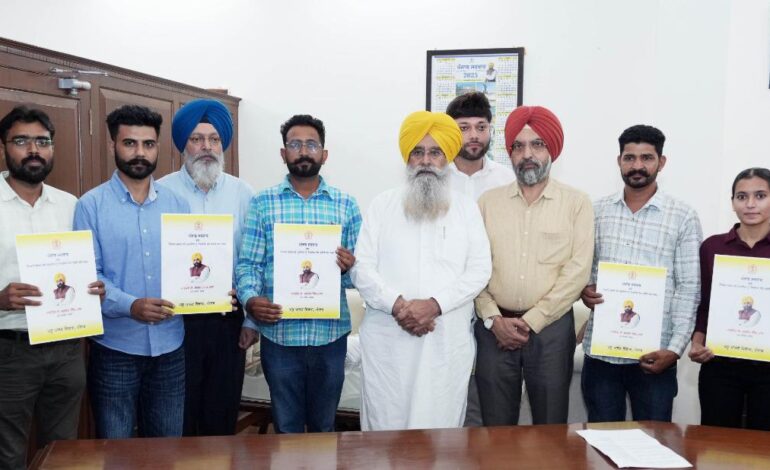 ਗੁਰਮੀਤ ਸਿੰਘ ਖੁੱਡੀਆਂ ਨੇ ਪਸ਼ੂ ਪਾਲਣ ਵਿਭਾਗ ਵਿੱਚ 8 ਨੌਜਵਾਨਾਂ ਨੂੰ ਨਿਯੁਕਤੀ ਪੱਤਰ ਸੌਂਪੇ