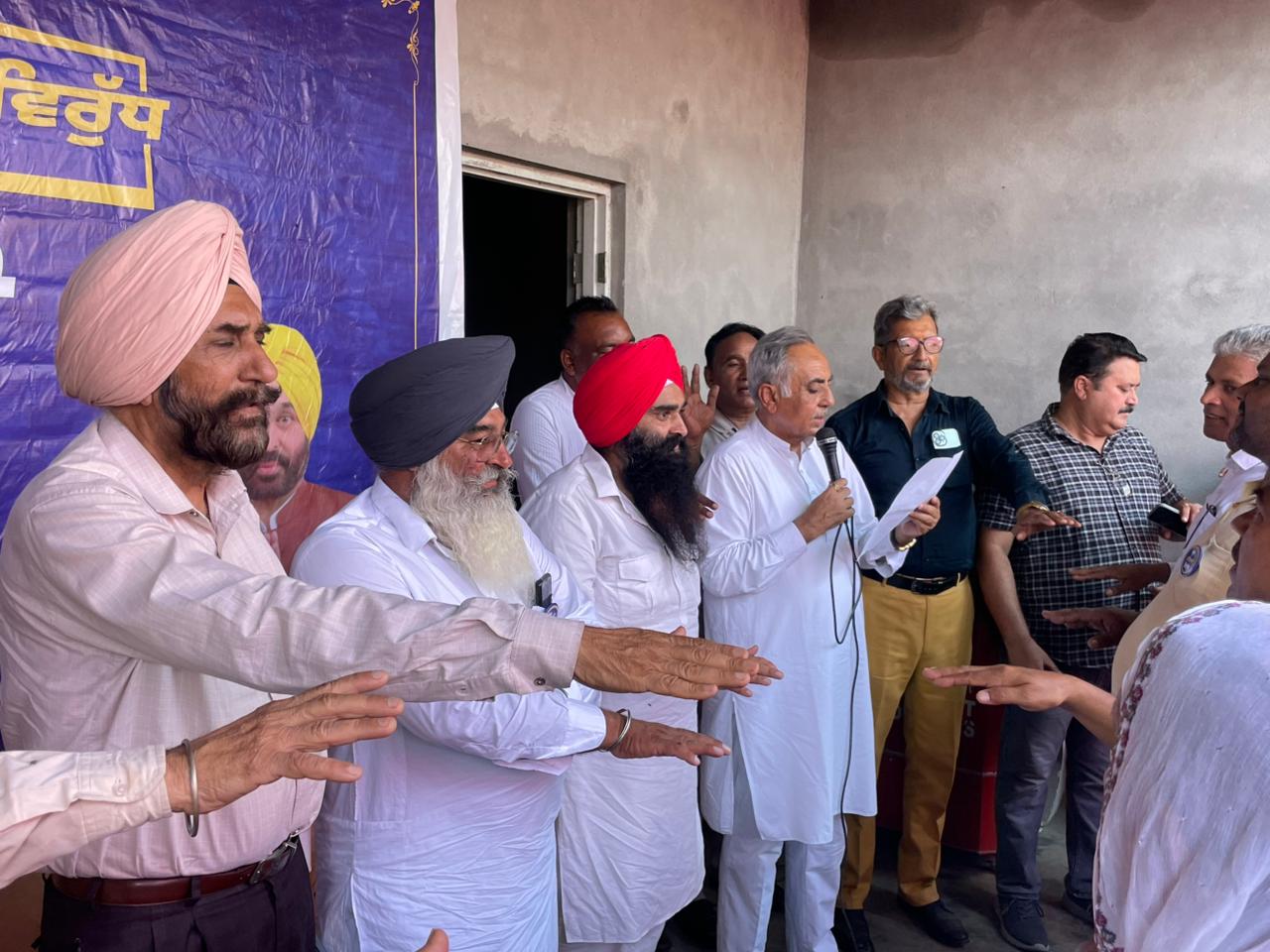 ਚੇਅਰਮੈਨ ਬਹਿਲ ਨੇ ਨਸ਼ਾ ਮੁਕਤੀ ਯਾਤਰਾ ਤਹਿਤ ਹਲਕਾ ਗੁਰਦਾਸਪੁਰ ਦੇ ਨਵਾਂ ਪਿੰਡ ਝਾਵਰ, ਬਾਹੀਆਂ, ਅਲਾਵਲਪੁਰ ਅਤੇ ਰੋੜਾਂਵਾਲੀ ਵਿੱਚ ਡਿਫੈਂਸ ਕਮੇਟੀਆਂ ਨਾਲ ਮੀਟਿੰਗਾਂ ਕੀਤੀਆਂ