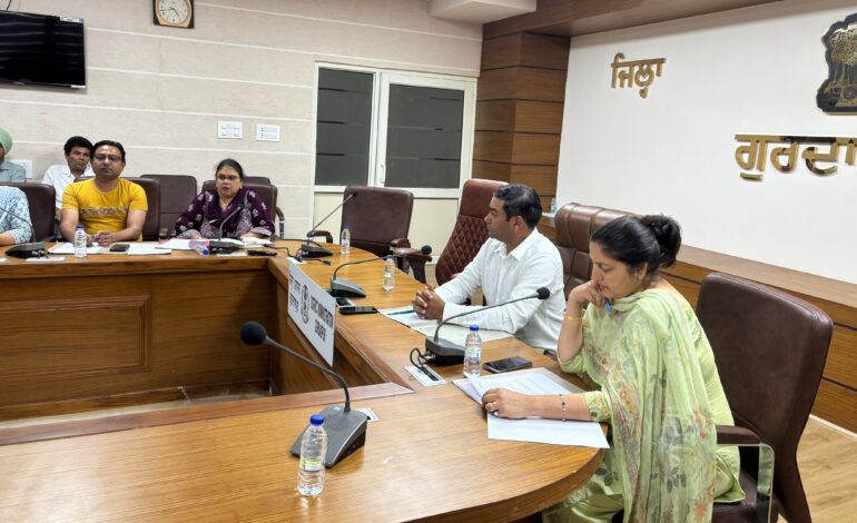 ਜ਼ਿਲ੍ਹਾ ਸਿਹਤ ਸੋਸਾਇਟੀ ਦੀ ਮਹੀਨਾਵਾਰ ਮੀਟਿੰਗ ਦੌਰਾਨ ਬਰਸਾਤਾਂ ਦੌਰਾਨ ਹੋਣ ਵਾਲੀਆਂ ਬਿਮਾਰੀਆਂ ਦੀ ਰੋਕਥਾਮ ਲਈ ਪਲਾਨ ਤਿਆਰ ਕੀਤਾ