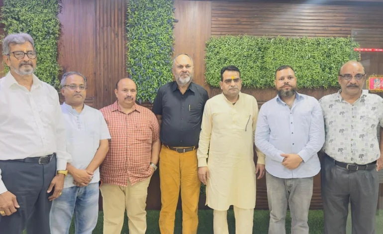 ਸ਼ਹਿਰ ਨੂੰ ਪਾਣੀ ਵਿੱਚ ਡੋਬਣ ਵਾਲੇ ਕਾਂਗਰਸੀ ਆਗੂ ਆਪਣੇ ਅਹੁਦਿਆਂ ਤੋਂ ਅਸਤੀਫ਼ਾ ਦੇਣ – ਨੀਰਜ ਸਲਹੋਤਰਾ