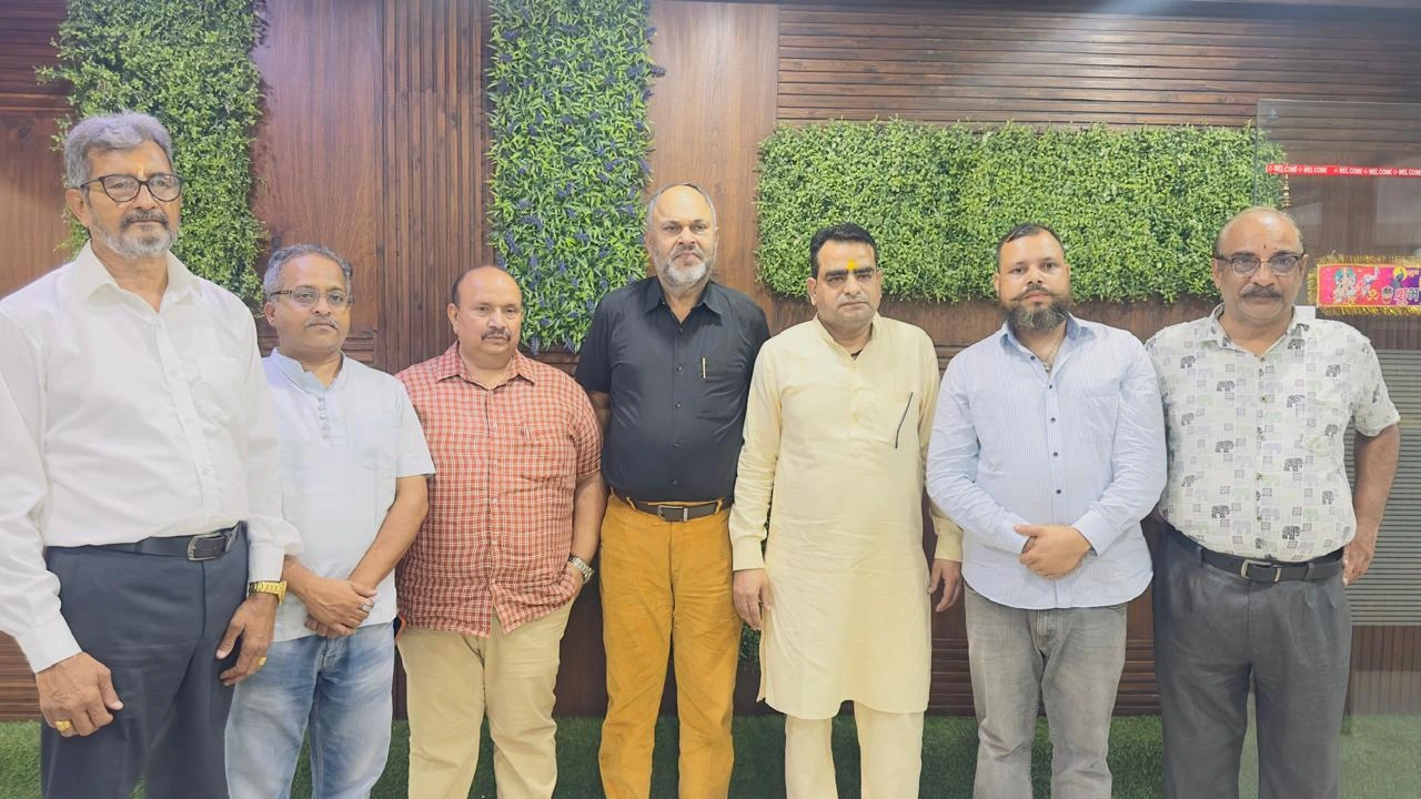 ਸ਼ਹਿਰ ਨੂੰ ਪਾਣੀ ਵਿੱਚ ਡੋਬਣ ਵਾਲੇ ਕਾਂਗਰਸੀ ਆਗੂ ਆਪਣੇ ਅਹੁਦਿਆਂ ਤੋਂ ਅਸਤੀਫ਼ਾ ਦੇਣ – ਨੀਰਜ ਸਲਹੋਤਰਾ