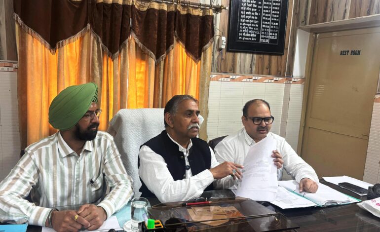 ਇੰਪਰੂਵਮੈਂਟ ਟਰੱਸਟ ਬਟਾਲਾ ਦੀ ਮਲਕੀਅਤ ਵਾਲੀ ਜਗ੍ਹਾ ਬਾਰੇ ਕੁਝ ਸ਼ਰਾਰਤੀ ਲੋਕਾਂ ਨੇ ਨਿਹੰਗ ਜਥੇਬੰਦੀ ਨੂੰ ਕੀਤਾ ਗੁੰਮਰਾਹ-ਚੇਅਰਮੈਨ ਯਸ਼ਪਾਲ ਚੌਹਾਨ