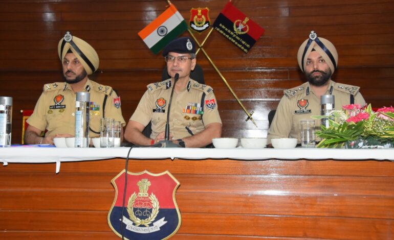 ਸੁਤੰਤਰਤਾ ਦਿਵਸ ਤੋਂ ਪਹਿਲਾਂ ਡੀਜੀਪੀ ਵੱਲੋਂ ਪੰਜਾਬ ‘ਚ ਅੱਤਵਾਦ ਵਿਰੋਧੀ ਰਣਨੀਤੀਆਂ ਦੀ ਸਮੀਖਿਆ, ਸੂਬੇ ਭਰ ਵਿੱਚ ਸੁਰੱਖਿਆ ਵਿੱਚ ਵਾਧਾ ਕਰਨ ਅਤੇ ਉੱਚ-ਪੱਧਰੀ ਨਾਕੇ ਲਗਾਉਣ ਦੇ ਨਿਰਦੇਸ਼