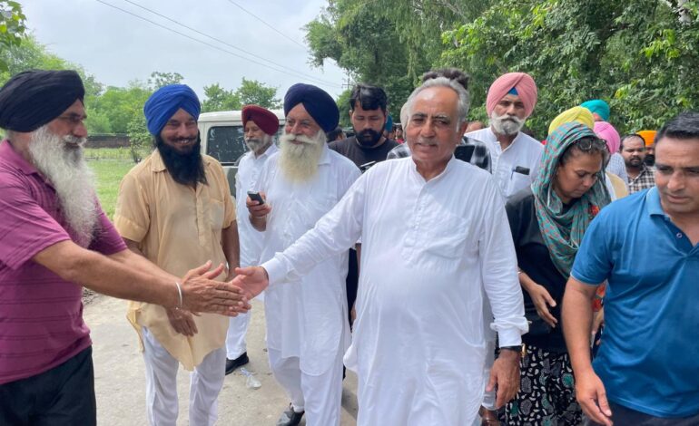 ਚੇਅਰਮੈਨ ਰਮਨ ਬਹਿਲ ਨੇ ਹੜ੍ਹ ਪ੍ਰਭਾਵਿਤ ਪਿੰਡਾਂ ਵਿੱਚ 850 ਰਾਸ਼ਨ ਕਿੱਟਾਂ ਵੰਡੀਆਂ