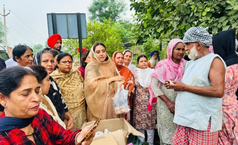 ਪੰਜਾਬ ‘ਚ ਆਫ਼ਤ ਦੇ ਵਿਚਕਾਰ ਸੇਵਾ ਦੀ ਮਿਸਾਲ, ਆਮ ਆਦਮੀ ਪਾਰਟੀ ਦੀ ਯੂਥ ਤੇ ਮਹਿਲਾ ਵਿੰਗ ਹੜ੍ਹ ਰਾਹਤ ‘ਚ ਸਭ ਤੋਂ ਅੱਗੇ, ਔਖੀ ਘੜੀ ਵਿਚ ਸਰਕਾਰ ਅਤੇ ਵਰਕਰ ਹੋਏ ਇਕਜੁੱਟ