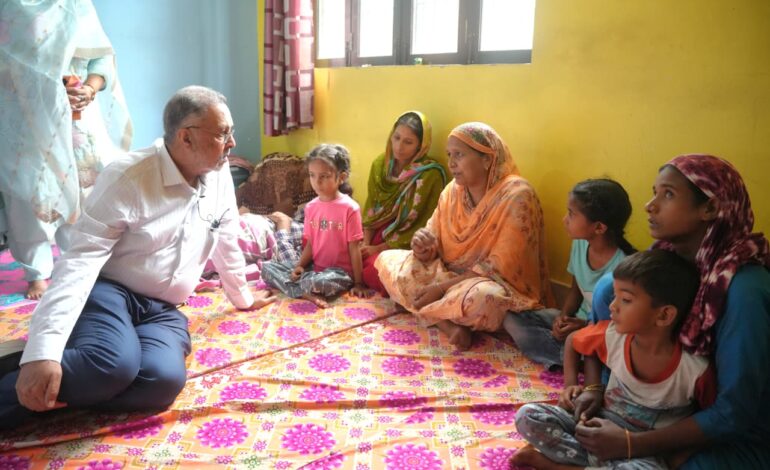 ਸਿਹਤ ਮੰਤਰੀ ਡਾ. ਬਲਬੀਰ ਸਿੰਘ ਵੱਲੋਂ ਜ਼ਿਲ੍ਹਾ ਗੁਰਦਾਸਪੁਰ ਦੇ ਹੜ੍ਹ ਪ੍ਰਭਾਵਿਤ ਇਲਾਕਿਆਂ ਦਾ ਦੌਰਾ