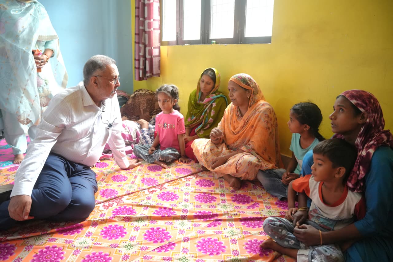 ਸਿਹਤ ਮੰਤਰੀ ਡਾ. ਬਲਬੀਰ ਸਿੰਘ ਵੱਲੋਂ ਜ਼ਿਲ੍ਹਾ ਗੁਰਦਾਸਪੁਰ ਦੇ ਹੜ੍ਹ ਪ੍ਰਭਾਵਿਤ ਇਲਾਕਿਆਂ ਦਾ ਦੌਰਾ