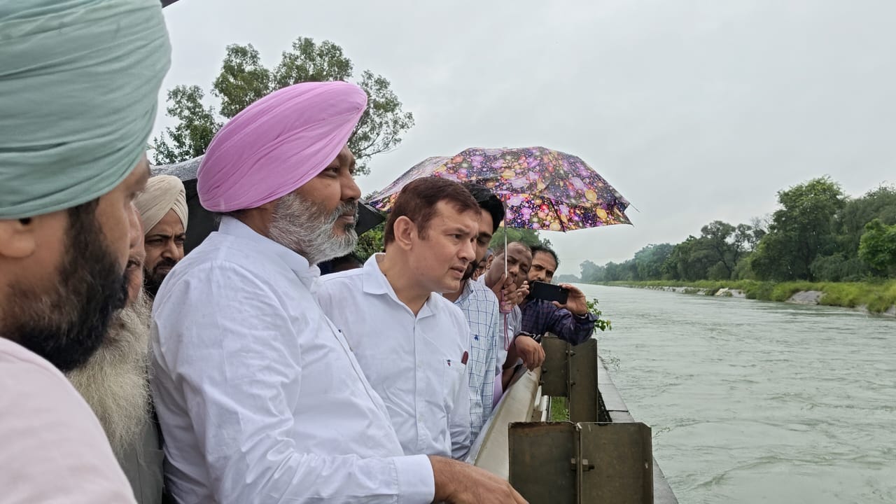 ਹਰਿਆਣਾ ਸਰਕਾਰ ਨੂੰ ਕਹਿ ਕੇ ਘੱਗਰ ਨੂੰ ਚੌੜਾ ਕਰਨ ਸਬੰਧੀ ਅਦਾਲਤੀ ਸਟੇਅ ਹਟਵਾਏ ਕੇਂਦਰ ਸਰਕਾਰ: ਹਰਪਾਲ ਸਿੰਘ ਚੀਮਾ