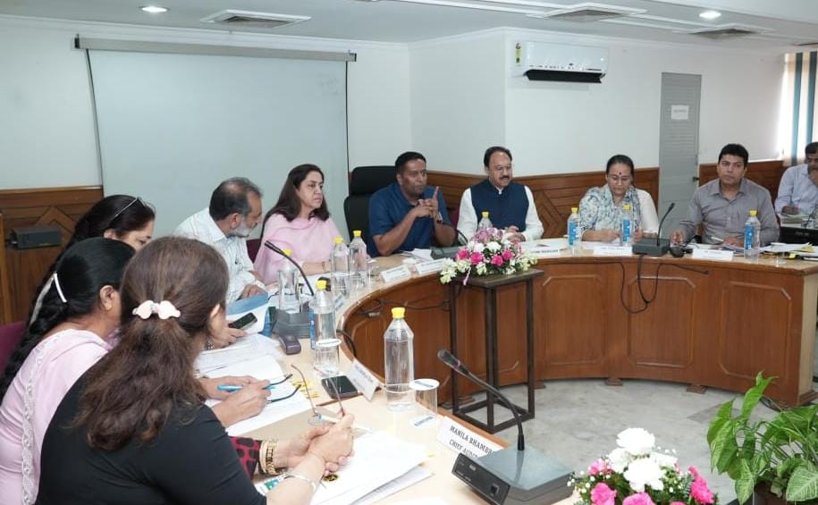 ਸੂਬਾ-ਪੱਧਰੀ ਸਮੀਖਿਆ ਮੀਟਿੰਗ ਵਿੱਚ ਸਹਿਕਾਰੀ ਸਭਾਵਾਂ ਦੇ ਪੁਨਰ ਸੁਰਜੀਤੀ ਲਈ ਰੋਡਮੈਪ ਕੀਤਾ ਤਿਆਰ