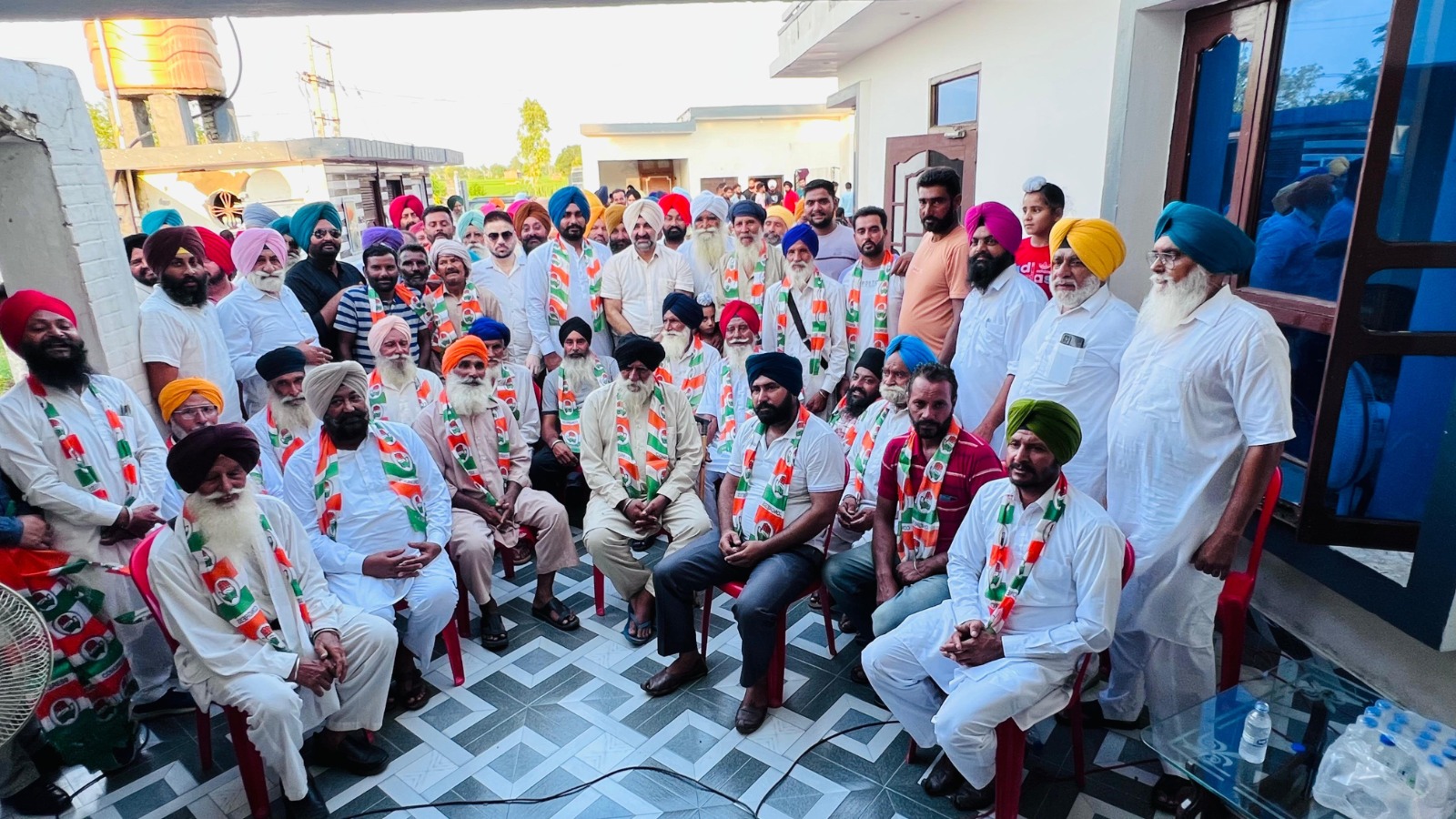 30 ਪਰਿਵਾਰਾਂ ਨੇ ਅਕਾਲੀ ਦਲ ਪਾਰਟੀ ਨੂੰ ਛੱਡ ਫੜਿਆ ਕਾਂਗਰਸ ਦਾ ਪੱਲਾ