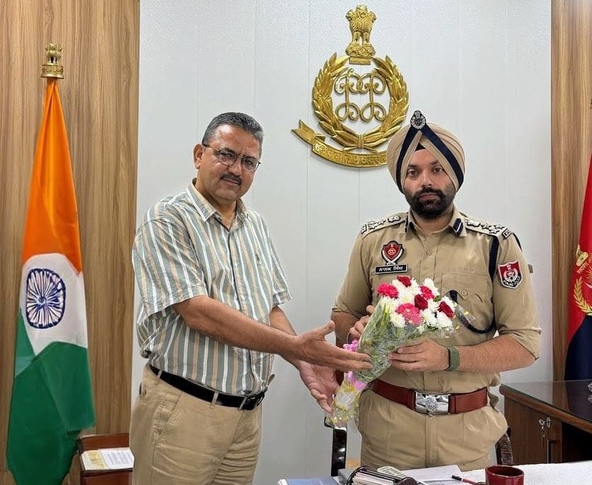 ਇਮਾਨਦਾਰ ਪੁਲਿਸ ਅਫ਼ਸਰ ਡੀਆਈਜੀ ਨਾਨਕ ਸਿੰਘ ਦਾ ਸ਼੍ਰੀ ਸਨਾਤਨ ਚੇਤਨਾ ਮੰਚ ਵੱਲੋਂ ਸਨਮਾਨ