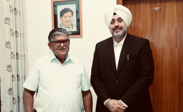ਪੰਜਾਬ ਦੇ ਰਾਜਪਾਲ ਗੁਲਾਬ ਚੰਦ ਕਟਾਰਿਆ ਨਾਲ ਹੋਈ ਸੀਨੀਅਰ ਵਕੀਲ ਰਾਮਦੀਪ ਪ੍ਰਤਾਪ ਸਿੰਘ ਦੀ ਮੁਲਾਕਾਤ