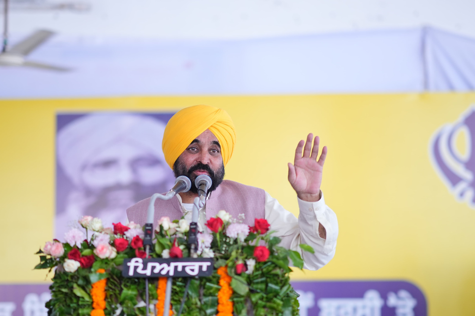 ਮਹਾਨ ਸ਼ਹੀਦਾਂ ਦੇ ਨਕਸ਼ੇ-ਕਦਮਾਂ ’ਤੇ ਚੱਲ ਕੇ ਪੰਜਾਬ ਤੇ ਪੰਜਾਬੀਆਂ ਦੀ ਸੇਵਾ ਕਰ ਰਹੇ ਹਾਂ-ਮੁੱਖ ਮੰਤਰੀ