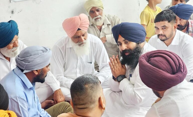 ਕੈਬਨਿਟ ਮੰਤਰੀ ਹਰਜੋਤ ਸਿੰਘ ਬੈਂਸ ਨੇ ਸ਼ਹੀਦ ਲਾਂਸ ਨਾਇਕ ਪ੍ਰਿਤਪਾਲ ਸਿੰਘ ਦੇ ਪਰਿਵਾਰ ਨਾਲ ਕੀਤਾ ਦੁੱਖ ਸਾਝਾਂ