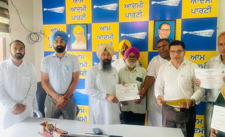 ਜਗਰੂਪ ਸਿੰਘ ਸੇਖਵਾਂ ਨੇ ਅਨੁਸੂਚਿਤ ਜਾਤੀ ਦੇ ਪਰਿਵਾਰਾਂ ਨੂੰ ਕਰਜ਼ਾ ਮੁਕਤੀ ਸਰਟੀਫਿਕੇਟ ਵੰਡੇ