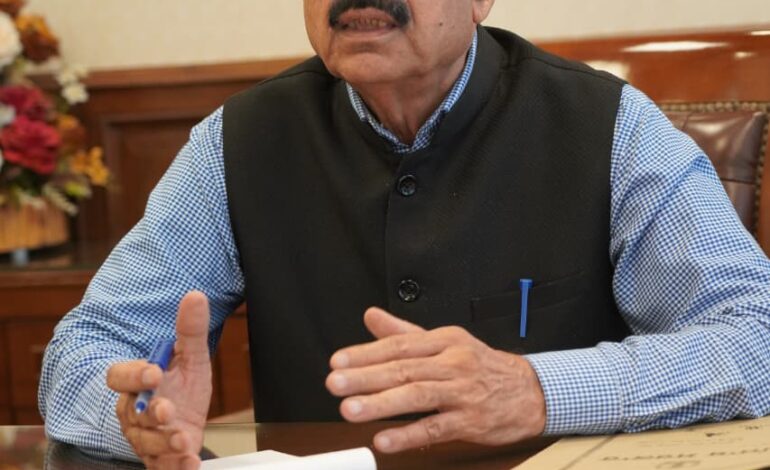 ਬਾਗਬਾਨੀ ਮੰਤਰੀ ਵੱਲੋਂ ਫੁੱਲਾਂ ਦੀ ਖੇਤੀ ਨੂੰ ਉਤਸ਼ਾਹਿਤ ਕਰਨ ਲਈ ਅਧਿਕਾਰੀਆਂ ਨੂੰ ਨਿਰਦੇਸ਼