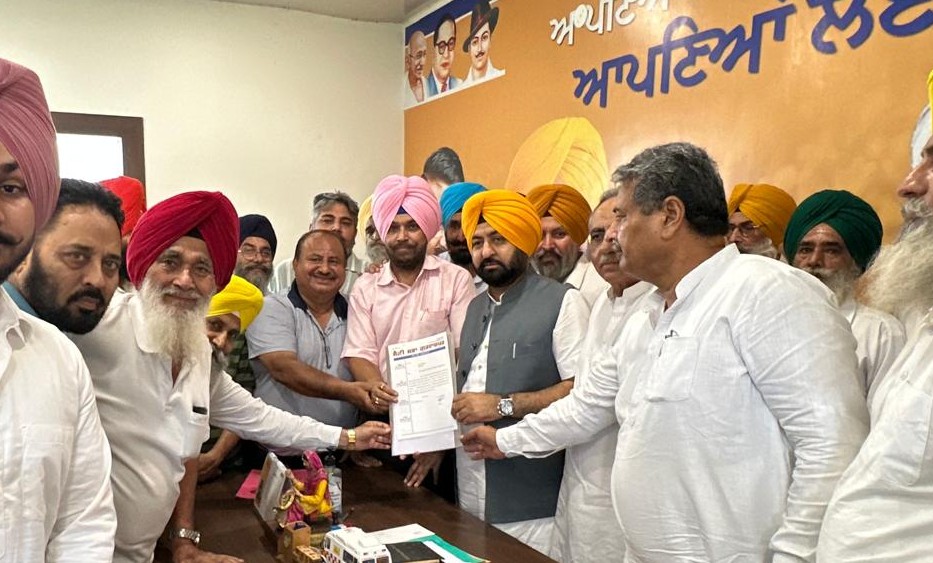 ਸੈਣੀ ਸਭਾ ਗੁਰਦਾਸਪੁਰ ਨੇ ਮੰਤਰੀ ਹਰਦੀਪ ਸਿੰਘ ਮੁੰਡਿਆ ਨੂੰ ਮੁੱਖ ਮੰਤਰੀ ਦੇ ਨਾਮ ਮੰਗ ਪੱਤਰ ਸੌਂਪਿਆ