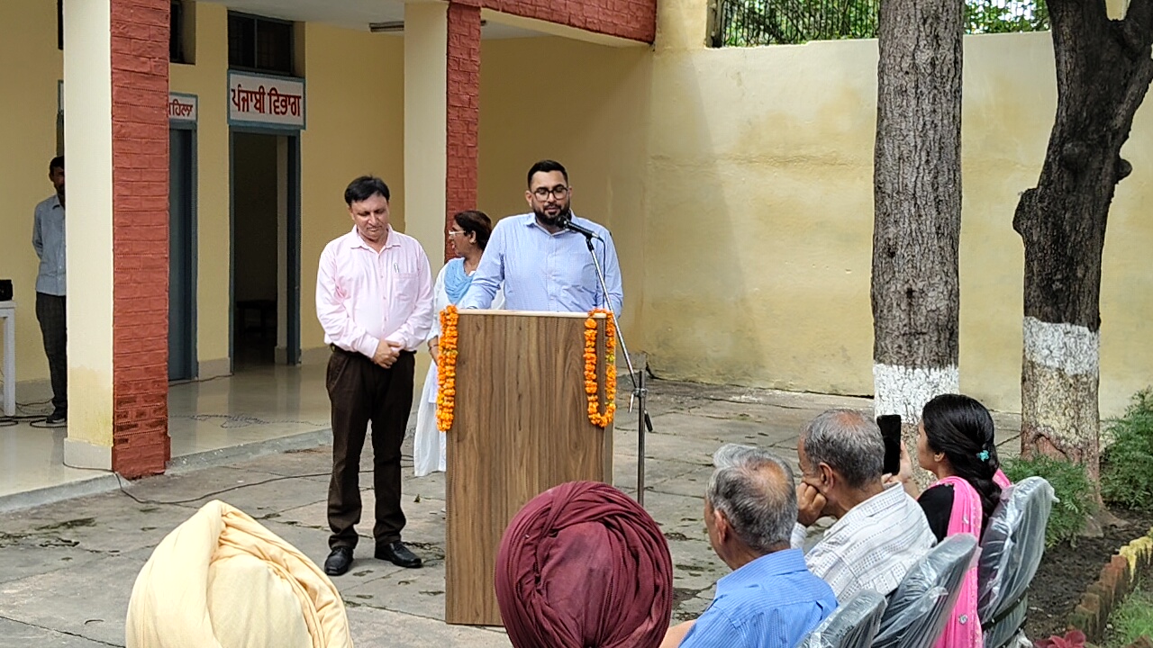 ਡਿਪਟੀ ਕਮਿਸ਼ਨਰ ਵੱਲੋਂ ਸਰਕਾਰੀ ਕਾਲਜ ਗੁਰਦਾਸਪੁਰ ਵਿਖੇ ਇਤਿਹਾਸ ਗੈਲਰੀ ਤੇ ਮਹਾਰਾਜਾ ਰਣਜੀਤ ਸਿੰਘ ਭਵਨ ਦਾ ਉਦਘਾਟਨ