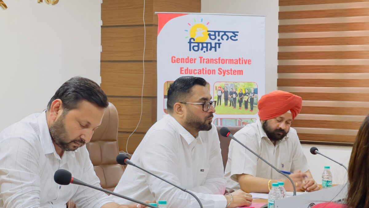 ਡਿਪਟੀ ਕਮਿਸ਼ਨਰ ਨੇ ਝੋਨੇ ਦੀ ਖ਼ਰੀਦ ਸਬੰਧੀ ਕੀਤੇ ਜਾਣੇ ਪ੍ਰਬੰਧਾਂ ਨੂੰ ਲੈ ਕੇ ਅਧਿਕਾਰੀਆਂ ਤੇ ਆੜ੍ਹਤੀਆਂ ਨਾਲ ਮੀਟਿੰਗ