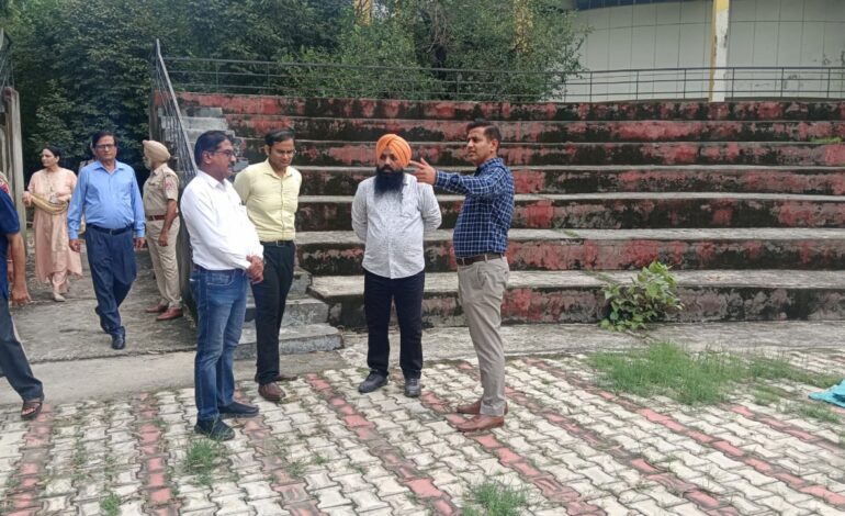 ਡਿਪਟੀ ਕਮਿਸ਼ਨਰ ਵੱਲੋਂ ਵਿਰਸਾ ਵਿਹਾਰ ਤੇ ਗੁਰੂ ਨਾਨਕ ਦੇਵ ਡਿਜੀਟਲ ਲਾਇਬ੍ਰੇਰੀ ਦਾ ਨਿਰੀਖਣ*