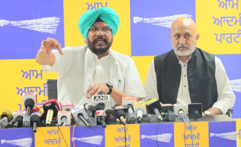 ਮਜੀਠੀਆ ਦੇ ਕਰੀਬੀ ਨਸ਼ਾ ਤਸਕਰ ਸੱਤਾ ਨੂੰ ਇੰਟਰਪੋਲ ਬਲੂ ਕਾਰਨਰ ਨੋਟਿਸ ਜਾਰੀ ਕਰਵਾਉਣਾ ਪੰਜਾਬ ਪੁਲਿਸ ਦੀ ਵੱਡੀ ਸਫਲਤਾ- ਕੁਲਦੀਪ ਧਾਲੀਵਾਲ