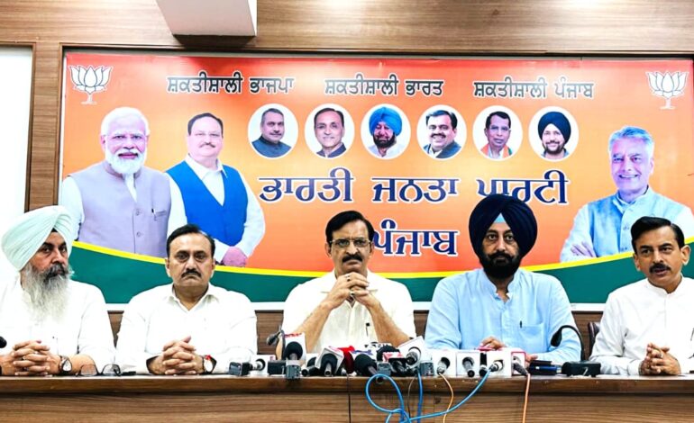 ਮਾਨ ਸਰਕਾਰ ਨੇ 39 ਥਾਵਾਂ ‘ਤੇ ‘ਭਾਜਪਾ ਦੇ ਸੇਵਾਦਾਰ ਆ ਗਏ ਨੇ ਤੁਹਾਡੇ ਦੁਆਰ’ ਮੁਹਿੰਮ ਨੂੰ ਰੋਕਣ ਲਈ ਪੁਲਿਸ ਦਾ ਦੁਰਉਪਯੋਗ ਕੀਤਾ