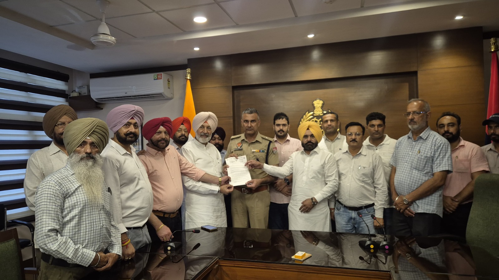 ਜ਼ਿਲ੍ਹਾ ਕਾਂਗਰਸ ਕਮੇਟੀ ਮੋਹਾਲੀ ਵੱਲੋਂ ਮਨੀਸ਼ ਸਿਸੋਦੀਆ ਦੇ ਭੜਕਾਊ ਅਤੇ ਗ਼ੈਰਕਾਨੂੰਨੀ ਬਿਆਨ ਖ਼ਿਲਾਫ਼ ਕਾਨੂੰਨੀ ਕਾਰਵਾਈ ਦੀ ਮੰਗ