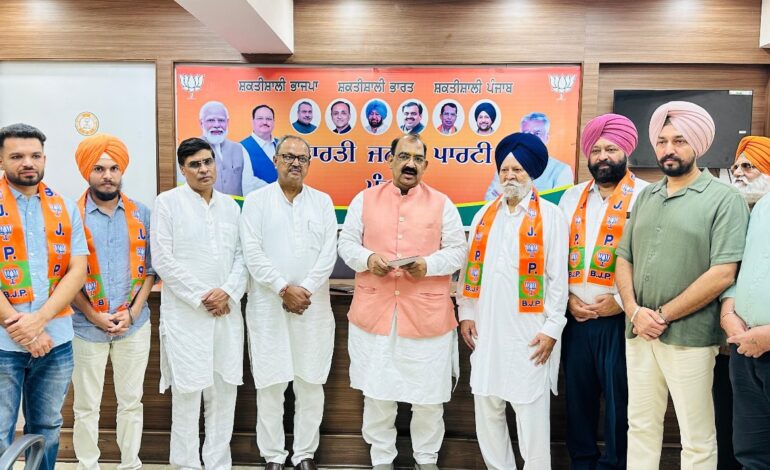 ਸੇਵਾਮੁਕਤ ਐਸ.ਡੀ.ਐਮ. ਹਰਕਨਵਲਜੀਤ ਸਿੰਘ ਸਾਥੀਆਂ ਸਮੇਤ ਭਾਜਪਾ ਵਿੱਚ ਸ਼ਾਮਲ