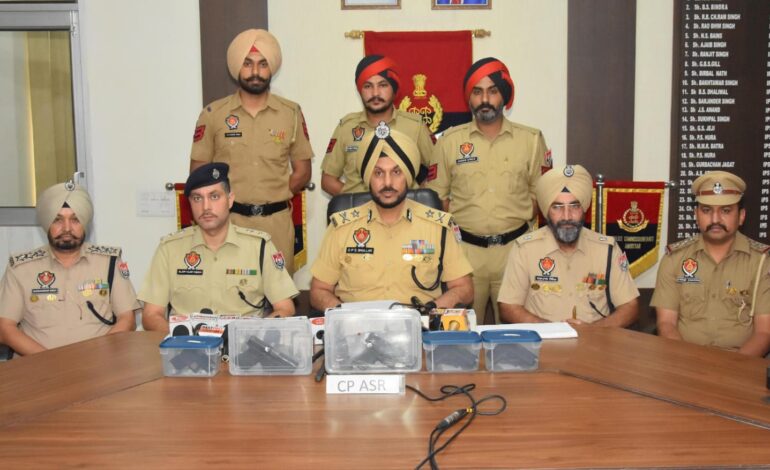 ਸਰਹੱਦ ਪਾਰੋਂ ਹਥਿਆਰਾਂ ਦੀ ਤਸਕਰੀ ਦੇ ਰੈਕੇਟ ਦਾ ਪਰਦਾਫਾਸ਼; 5 ਗਲੌਕ ਪਿਸਤੌਲਾਂ ਸਮੇਤ ਇੱਕ ਵਿਅਕਤੀ ਗ੍ਰਿਫ਼ਤਾਰ