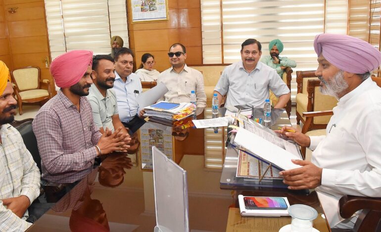 ਵਿੱਤ ਮੰਤਰੀ ਹਰਪਾਲ ਸਿੰਘ ਚੀਮਾ ਨੇ ਕਰਮਚਾਰੀ ਯੂਨੀਅਨਾਂ ਨਾਲ ਉਨ੍ਹਾਂ ਦੇ ਮੁੱਦਿਆਂ ਨੂੰ ਹੱਲ ਕਰਨ ਲਈ ਕੀਤੀਆਂ ਮੀਟਿੰਗਾਂ